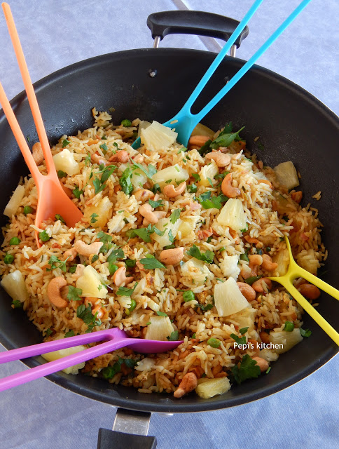 Pepi's kitchen in english: Fried Rice with Pineapple and Cashews