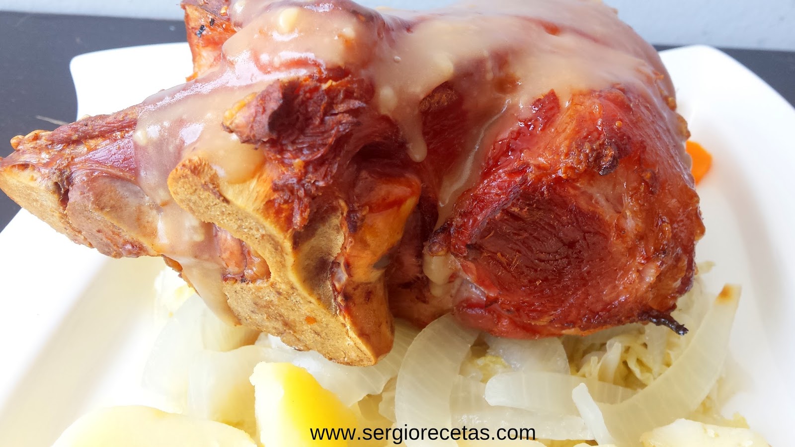 Cómo cocinar codillo de cerdo asado/ Receta fácil