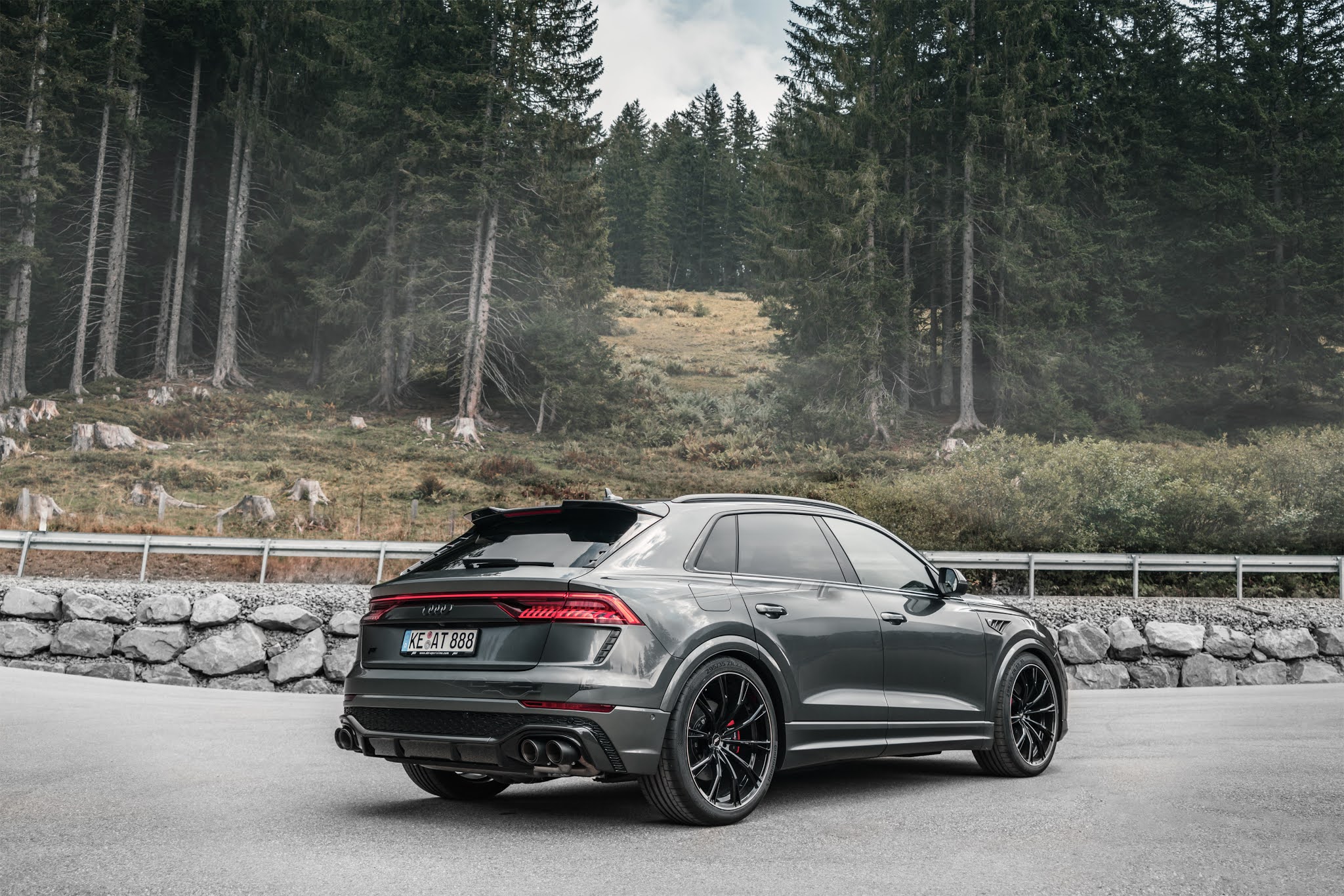 Audi RS Q8, cool exhaust system and 23-inch rims by ABT