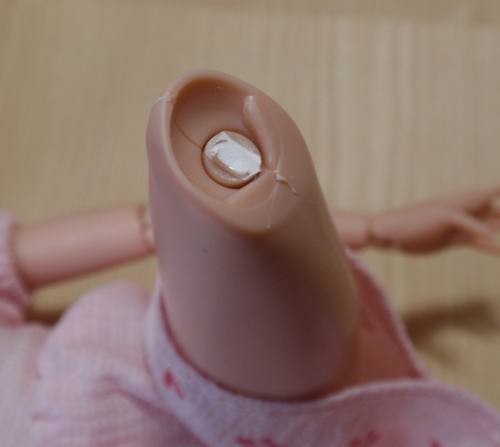 barbie chelsea broke her leg