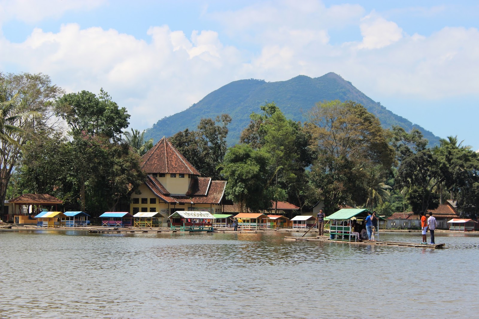 Candi Cangkuang - Garut : Sebuah Devaju | Uncle Seronok