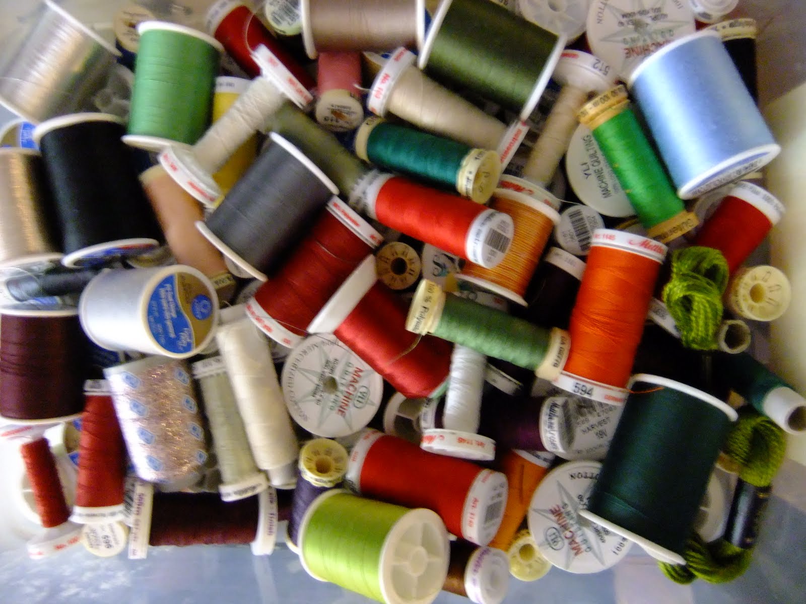 the-free-motion-quilting-project-what-thread-for-free-motion-quilting