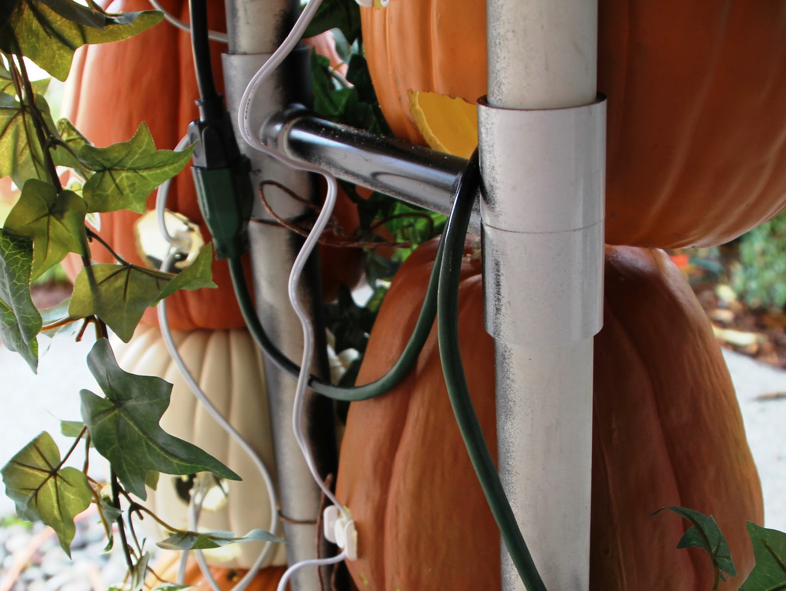 Don Morin 2011 HALLOWEEN PUMPKIN ARCH CONSTRUCTION