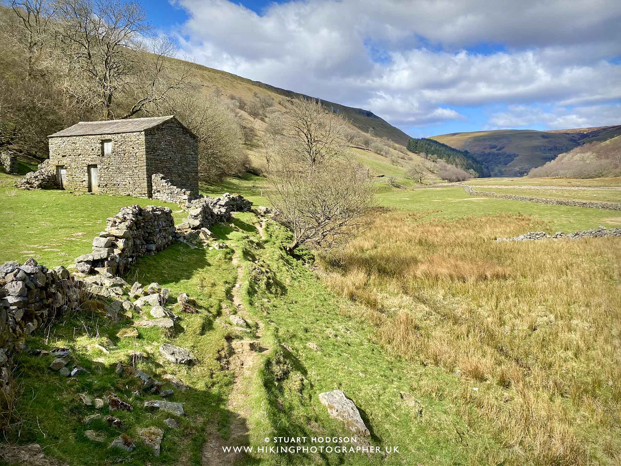Keld muker walk circular river swaledale yorkshire dales wildflower meadow
