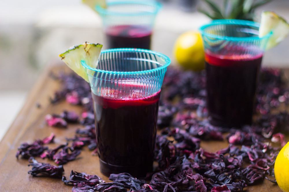 8 best health benefits of drinking zobo juice (Hibiscus tea)