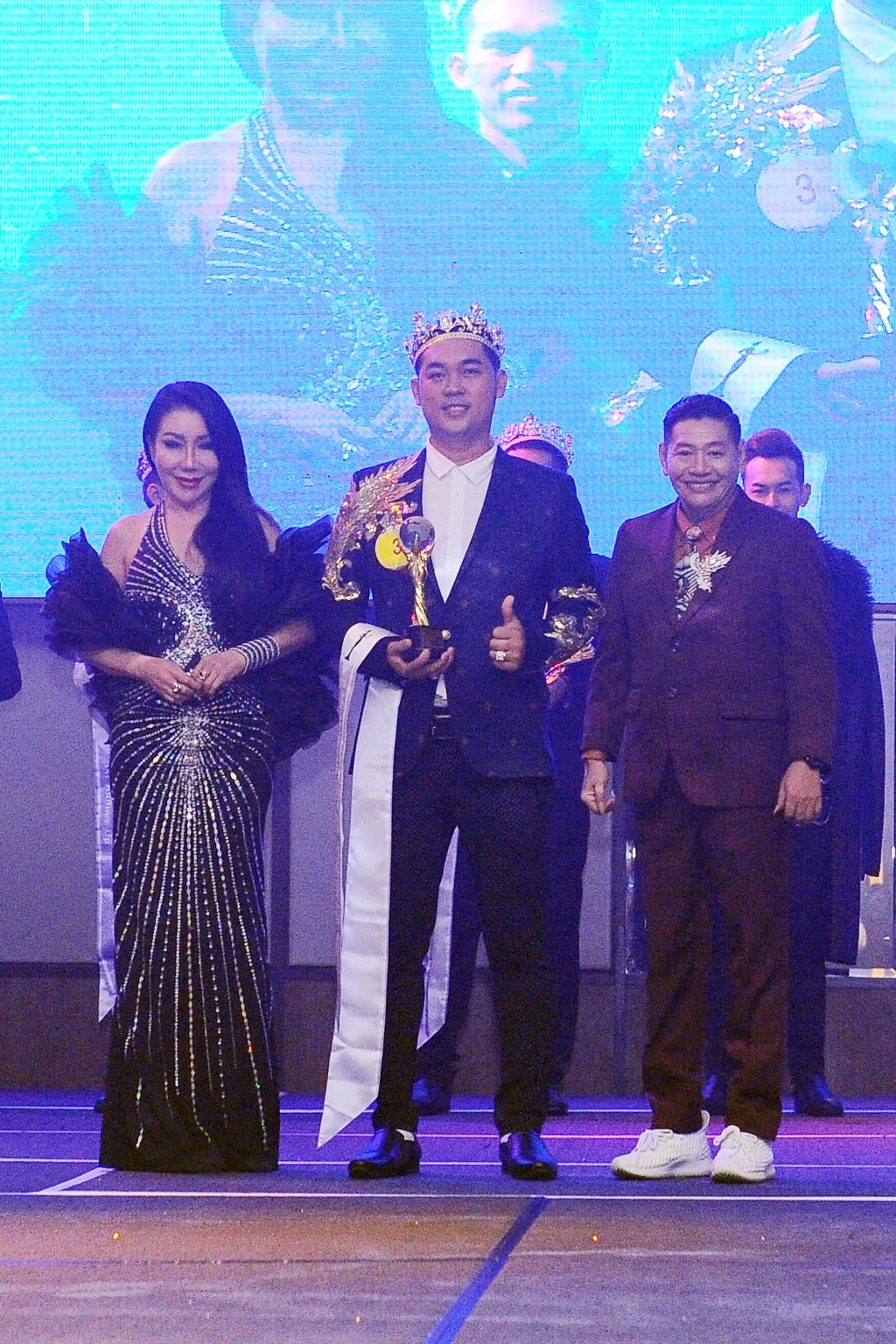  Miss, Mrs & Mr Malaysia Chinatown World Beauty Pageant 2019 rực rỡ sắc màu đêm chung kết tại Malaysia