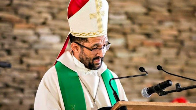 Đức cha Sipuka, Chủ tịch Hội đồng giám mục Nam Phi