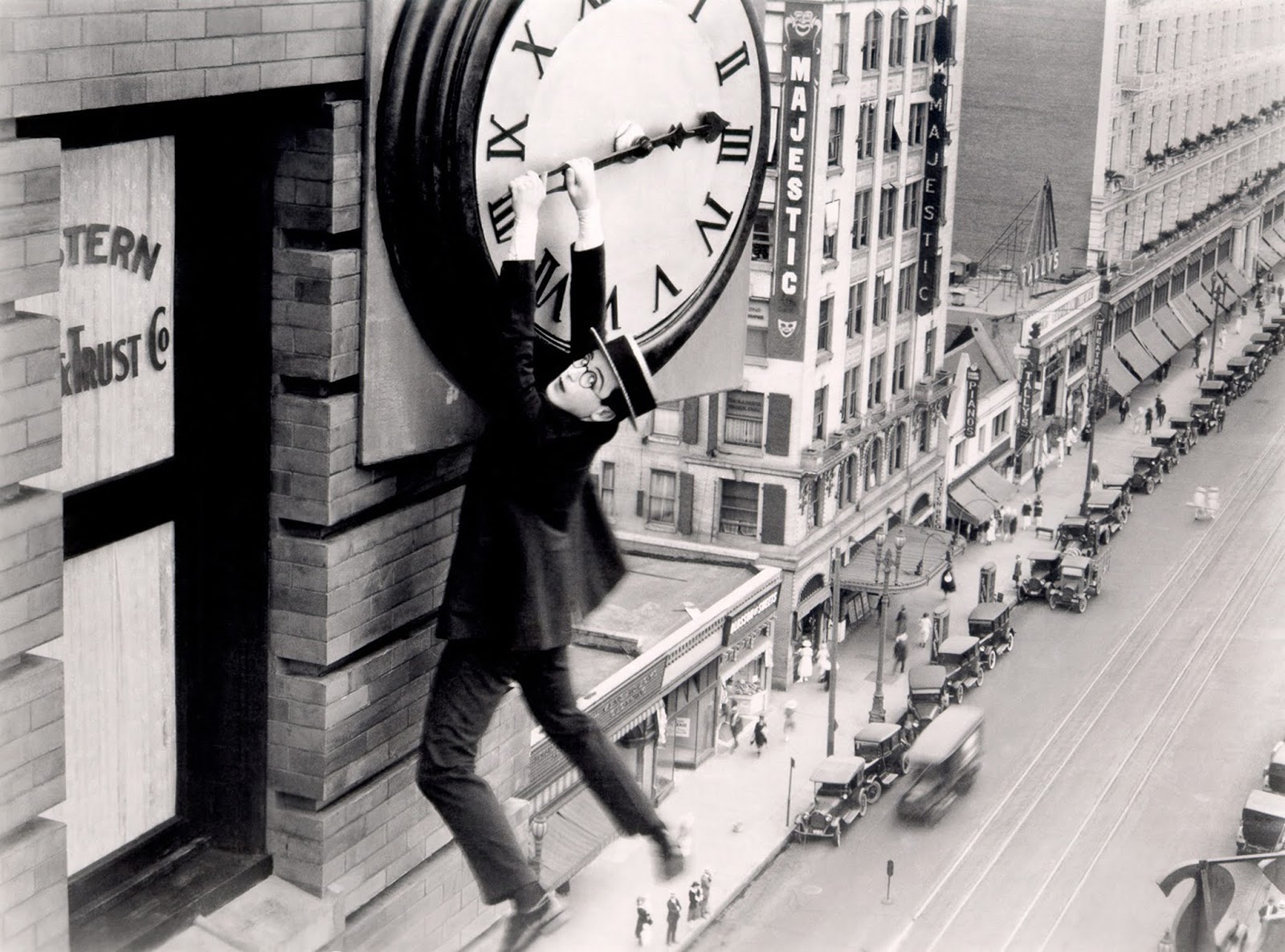 FERNANDO LLERA 'TOONS: Turning Back the Clock...Harold Lloyd Style!