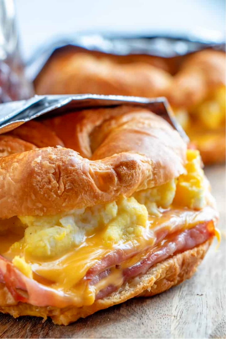 EASY CROISSANT BREAKFAST SANDWICHES - 1001 Cooking