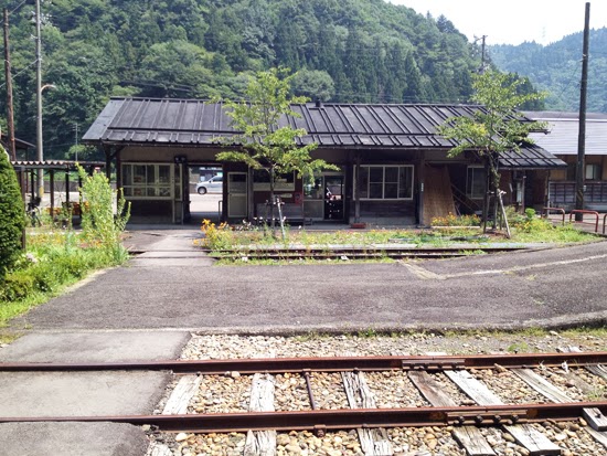 北濃駅　駅舎