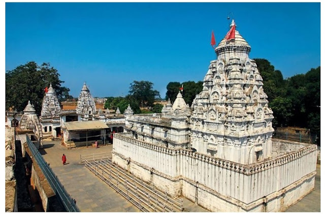 Rajivlochan temple