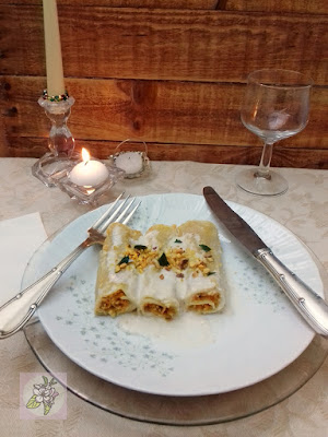 Canelones de zanahoria y tofu con bechamel de almendra y frutos secos. Receta vegana.