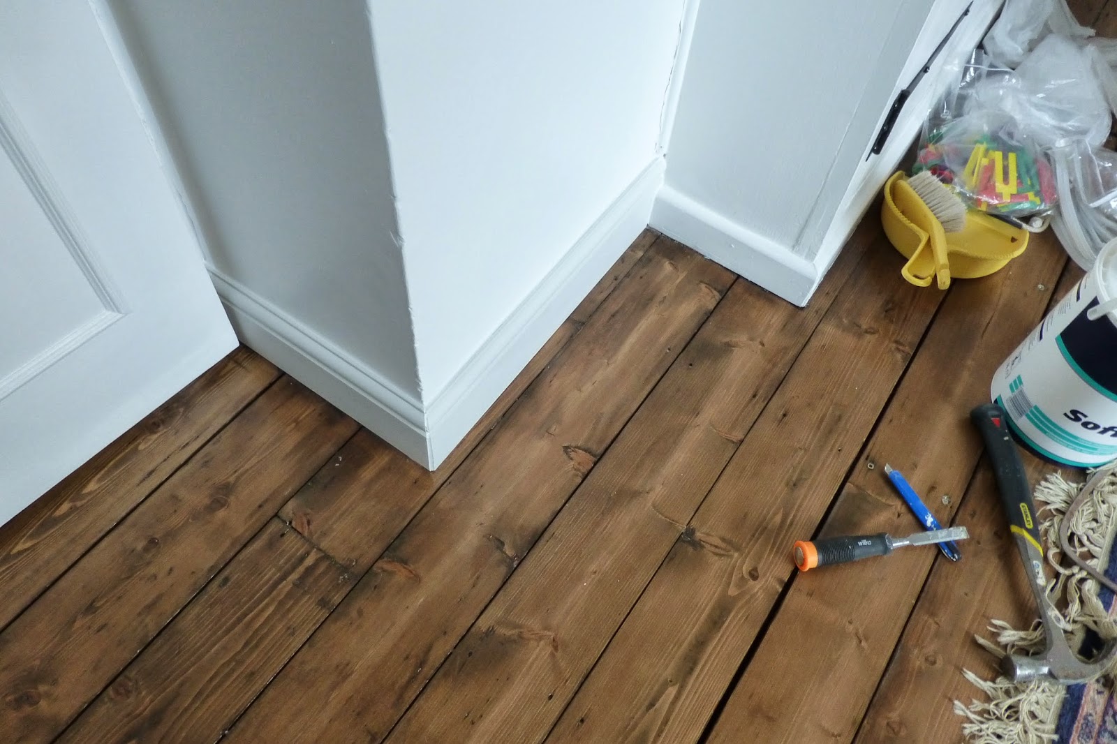 How Do You Paint Skirting Boards Without Getting Paint On The Carpet at