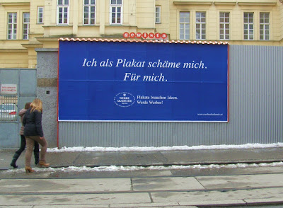 Bécs, Wien, közterületi reklám, plakát, Vienna, Ausztria, Österreich, óriásplakát