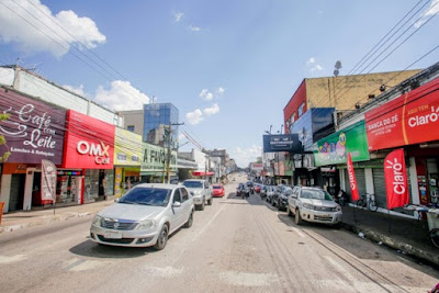 Juíza suspende decretos que permitem abertura de igrejas, restaurantes e comércio na Páscoa