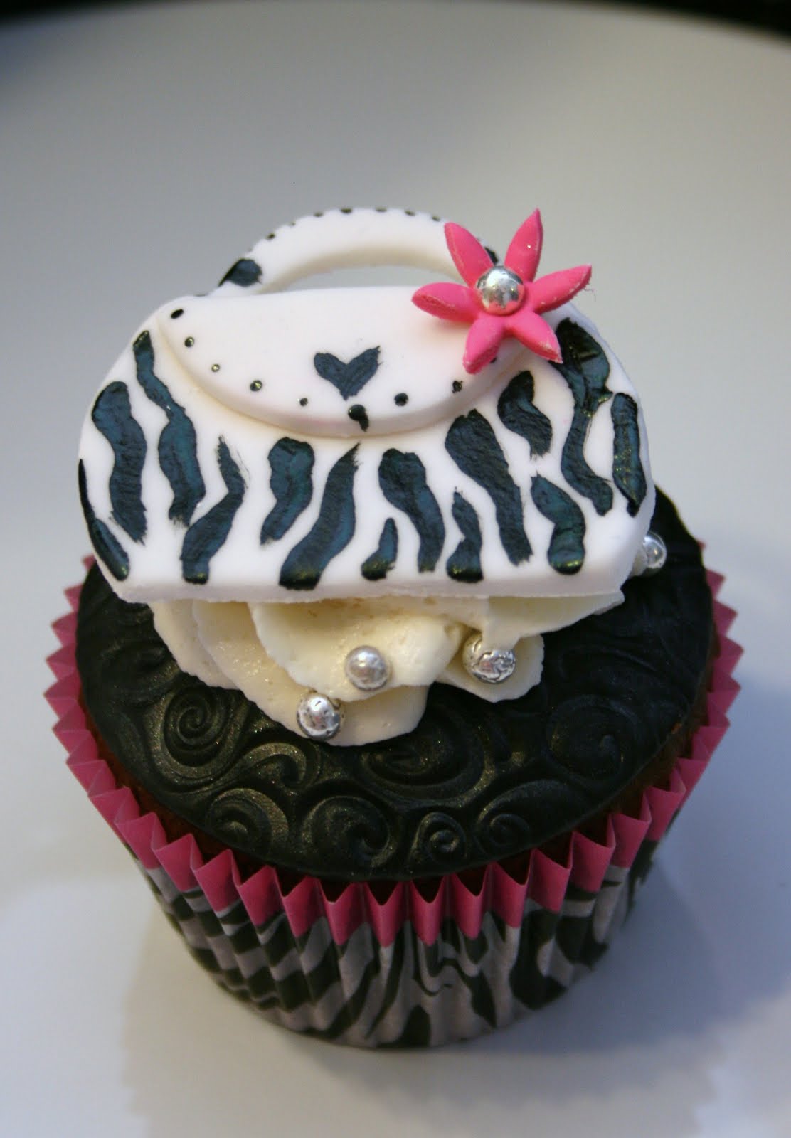 Sweet Elegance: Zebra Print Fashion Cupcakes