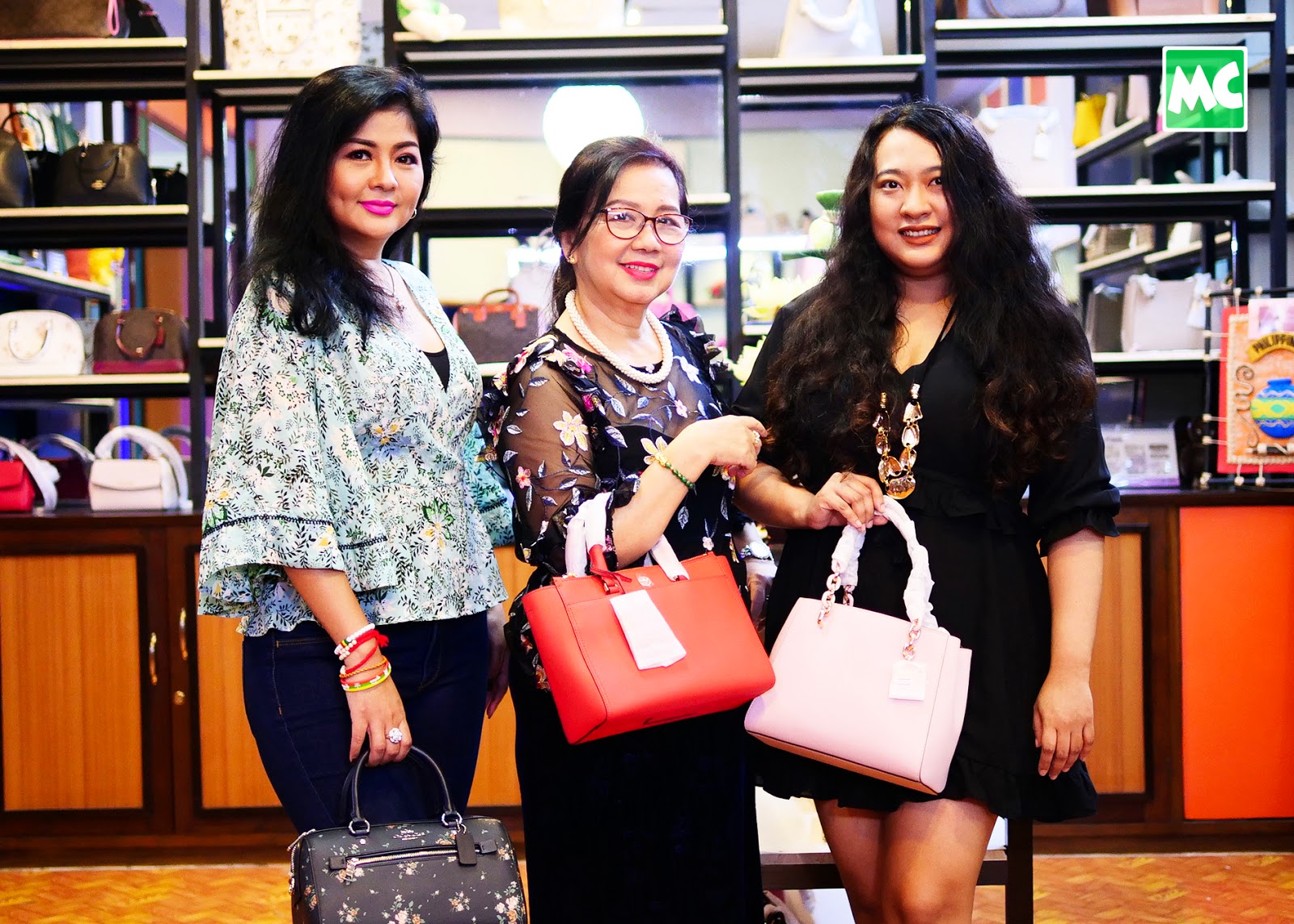 ခိုင်နှင်းဝေ ရဲ့ Esthetic DreamLand Boutique ဆိုင် Open Door