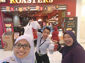 Pakcu makan Kenny Rogers Roasters di Jaya Shopping Centre Petaling Jaya Pakcu makan Kenny Rogers Roasters di Jaya Shopping Centre Petaling Jaya