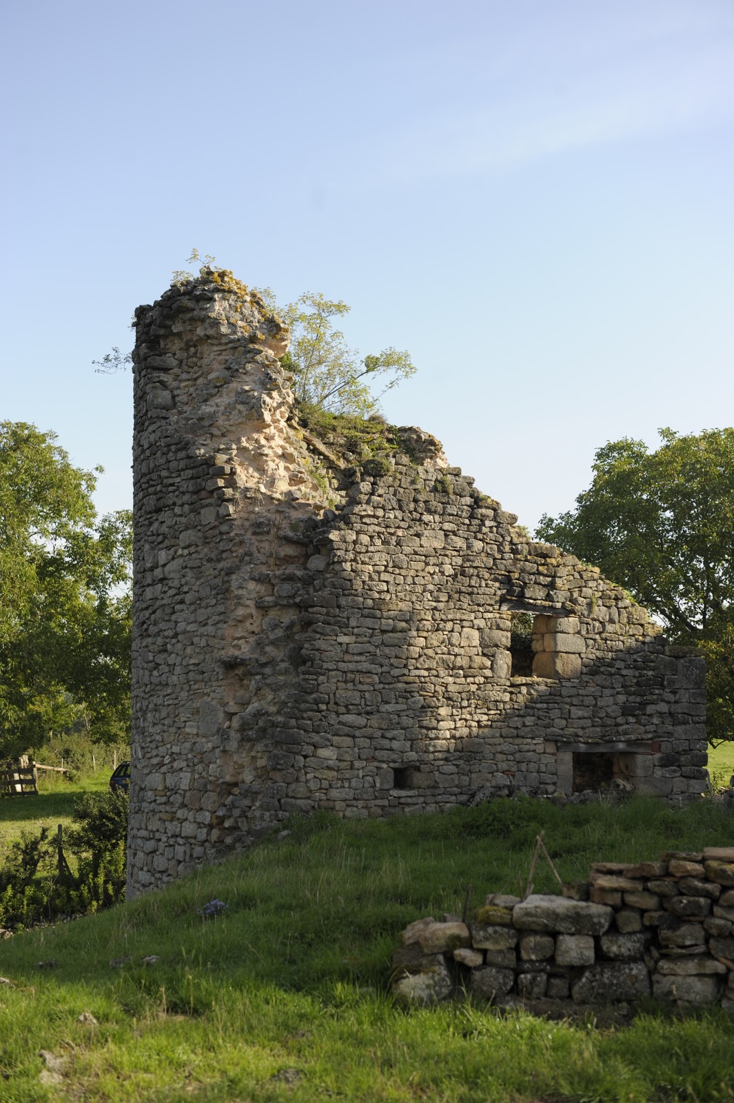 Festival de theâtre du vieux chateau de SigyleChâtel Le Château de