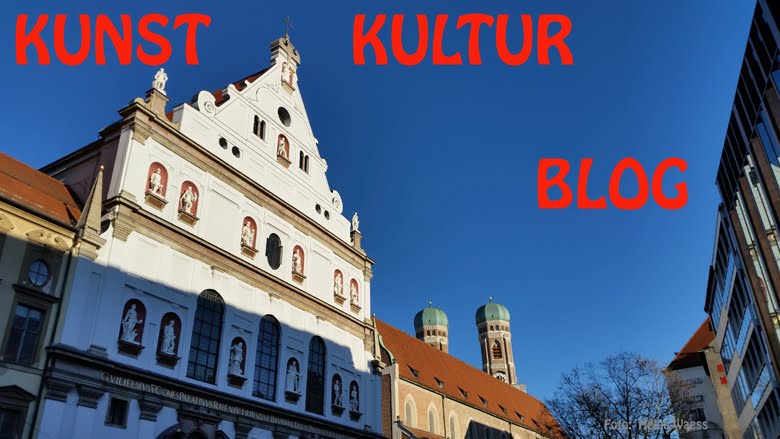 Muenchen kaufingerstr michaelikirche frauenkirche foto helga waess