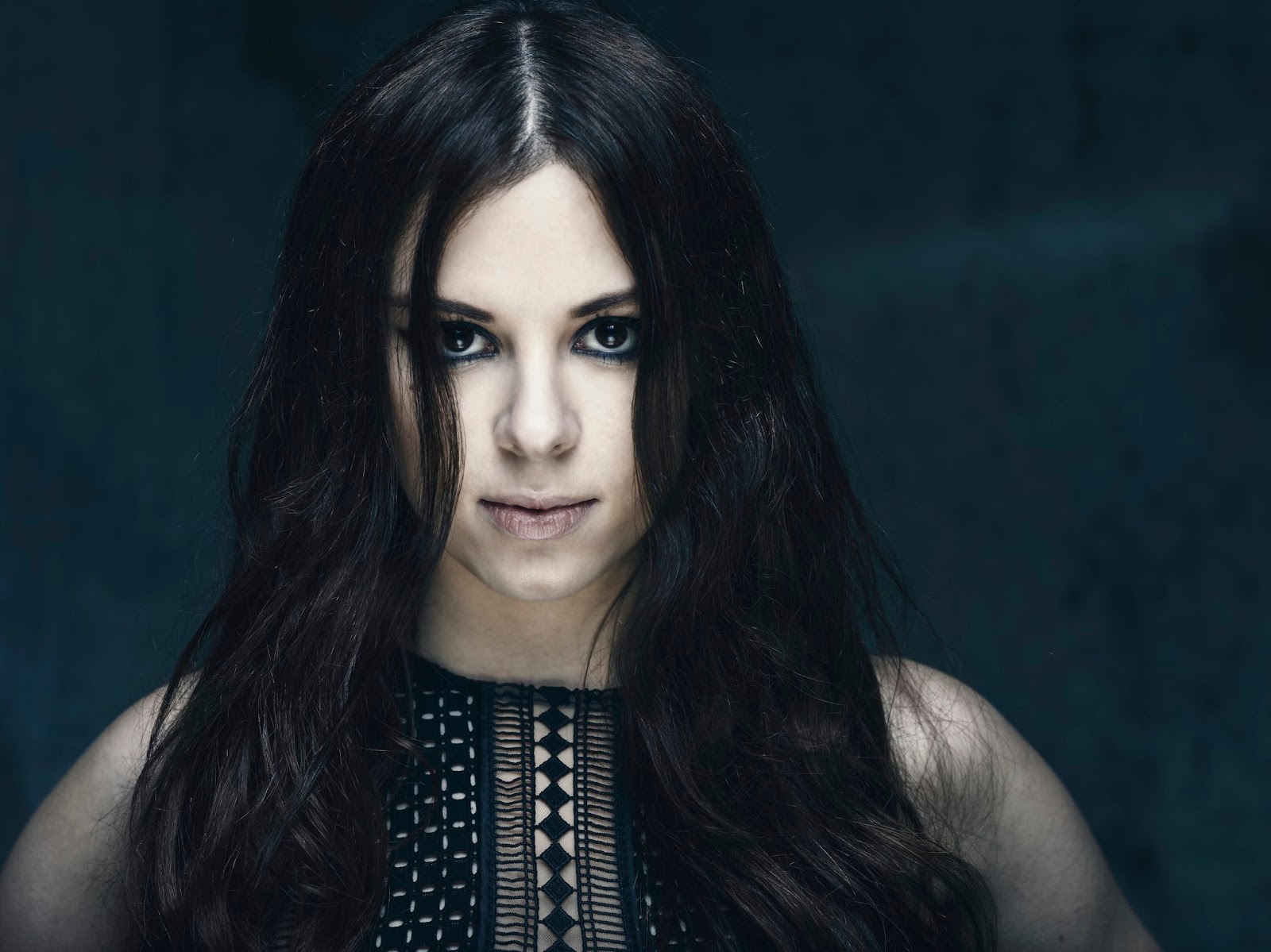 Beyond the Black Germany Official: Fan-Interview: Jennifer Haben