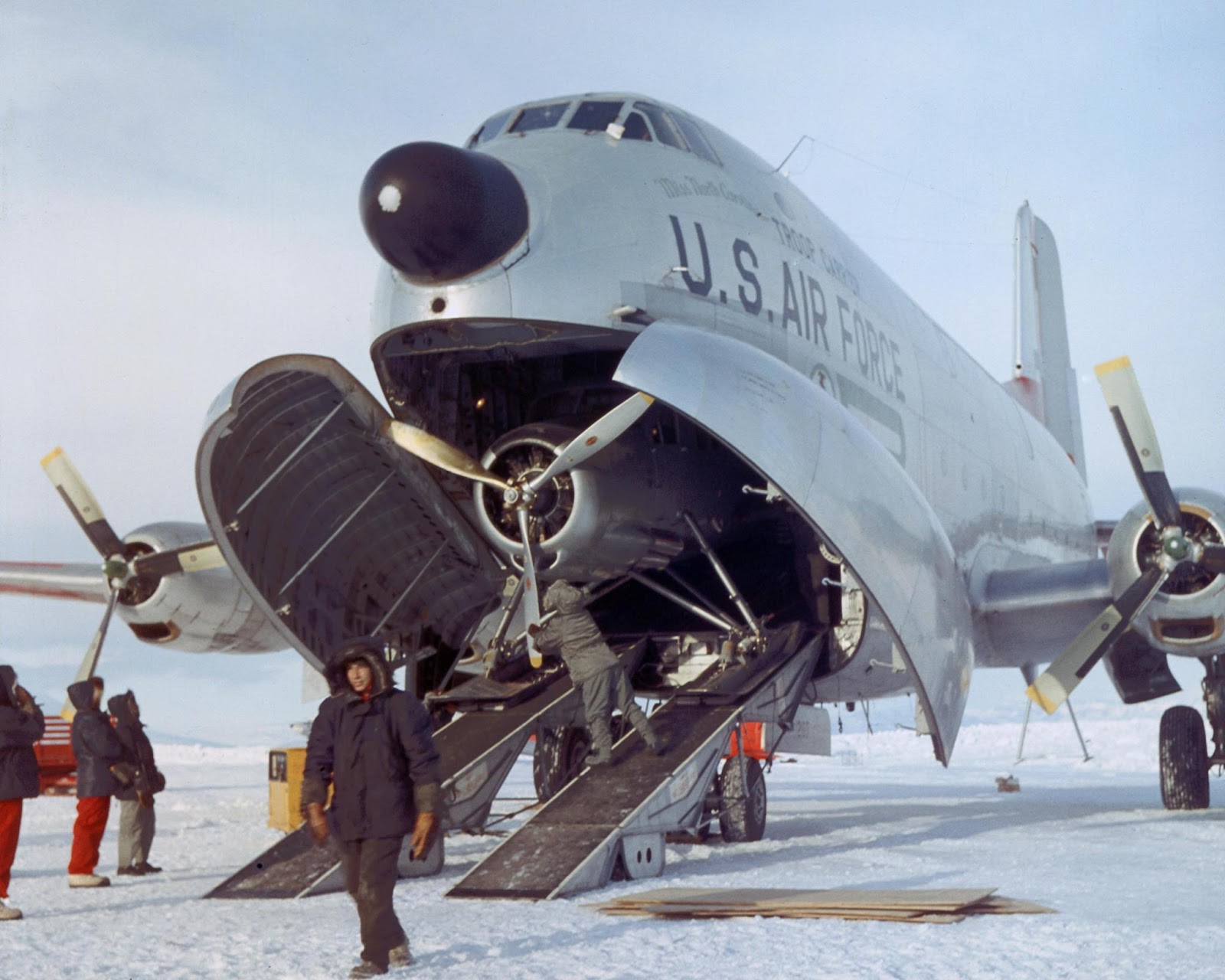 Daily Timewaster C 124 Globemaster Making A Delivery daily-timewaster-c-124-globemaster-making-a-delivery