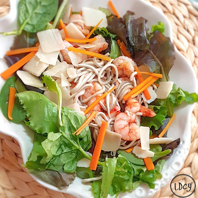 Ensalada Templada De Gulas Y Gambas
