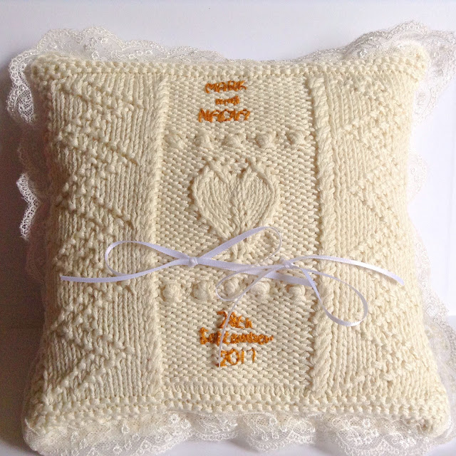 Absoknittinglutely! The Wedding Countdown Knitted Ring Cushion