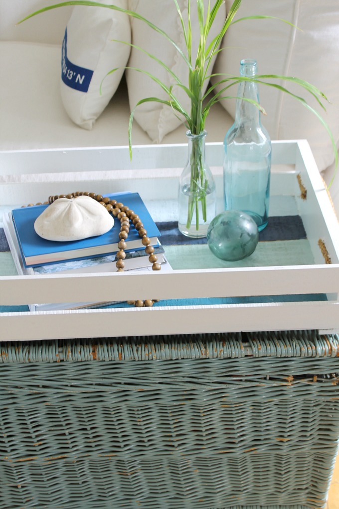 How to give a beachy look to an old crate.