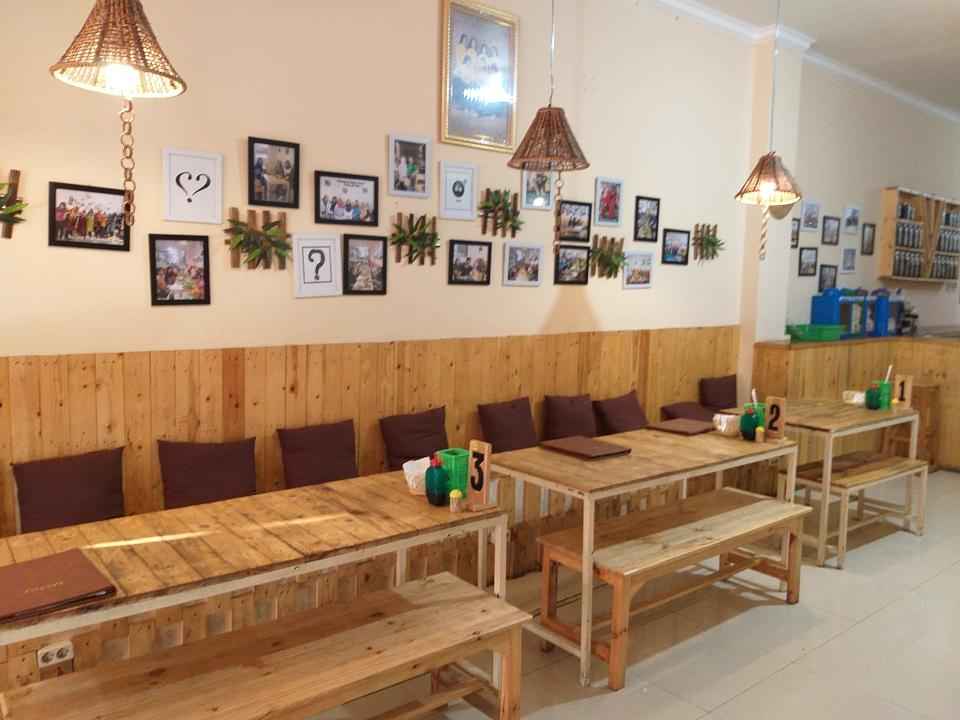 10 Desain Warung Makan Kecil di Pinggir Jalan | Contoh Usaha Kecil