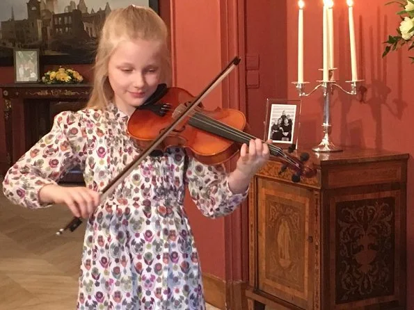 The Belgian Royal Court published on its social media accounts a video in which Princess Eleonore plays the Happy Birthday song with a violin for her father King Philippe as a Birthday Surprise