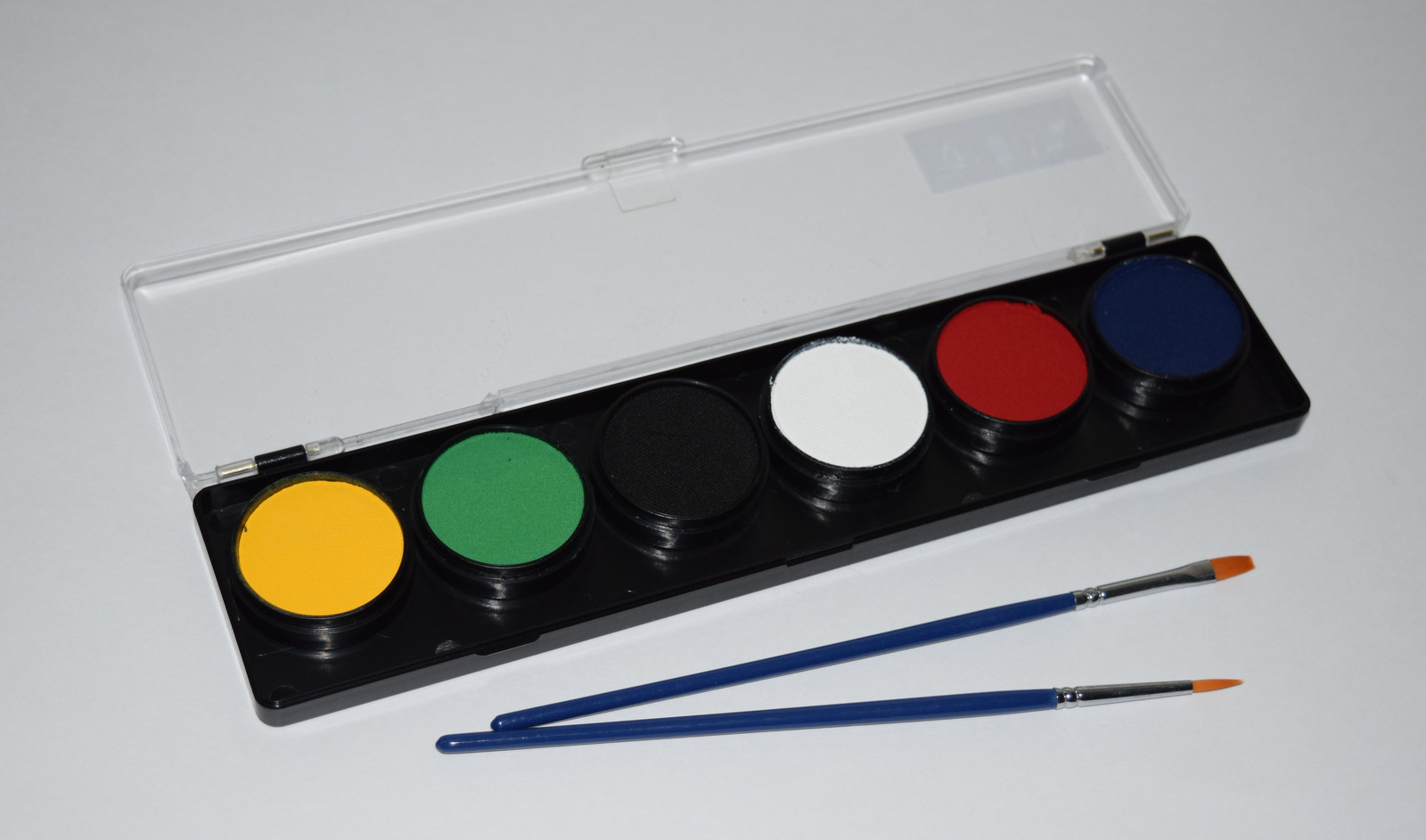 Makeup & Mutts Diamond FX Face Paint Palette Review from