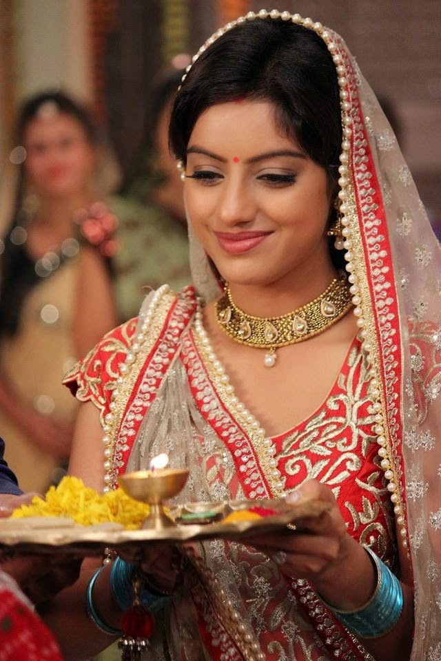 [smileys Wallpaper] Deepika Singh As Sandhya In Diya Aur Baati Hum Hd Wallpaper Free Kumpulan