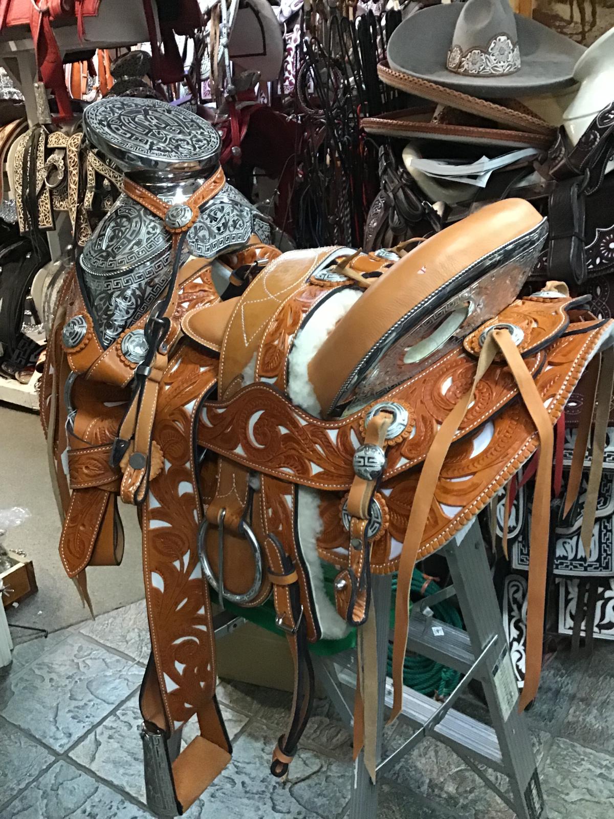 horse saddles for sale