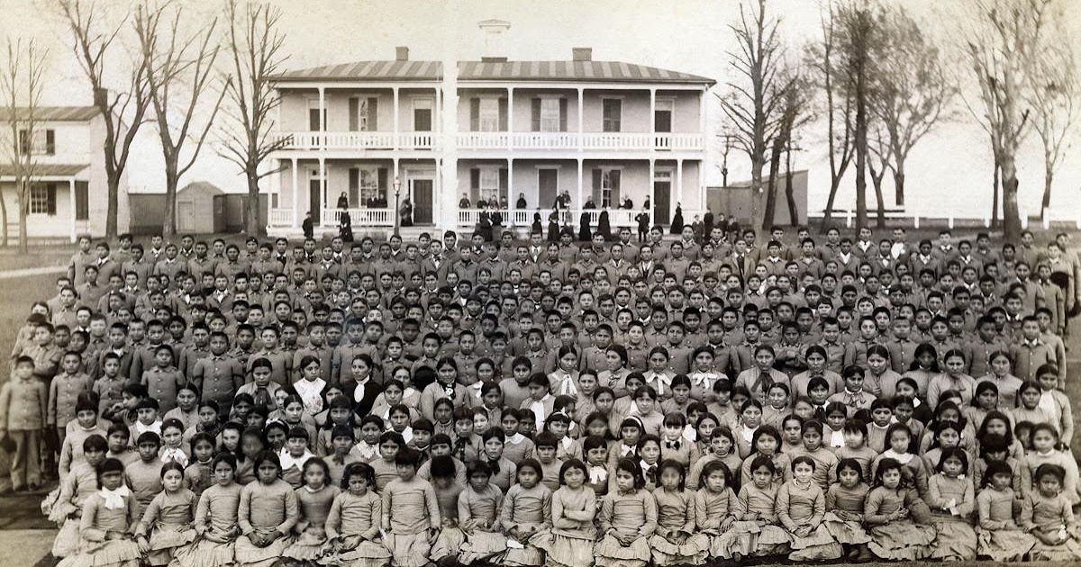 Estados Unidos intentó “matar al indio” mediante la asimilación