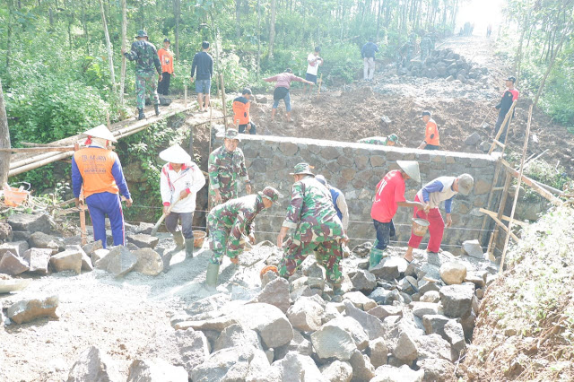 KodimKaranganyar - TMMD di Desa Tawangsari Karanganyar Tanpa Upacara Pembukaan, Kegiatan Tetap Berjalan