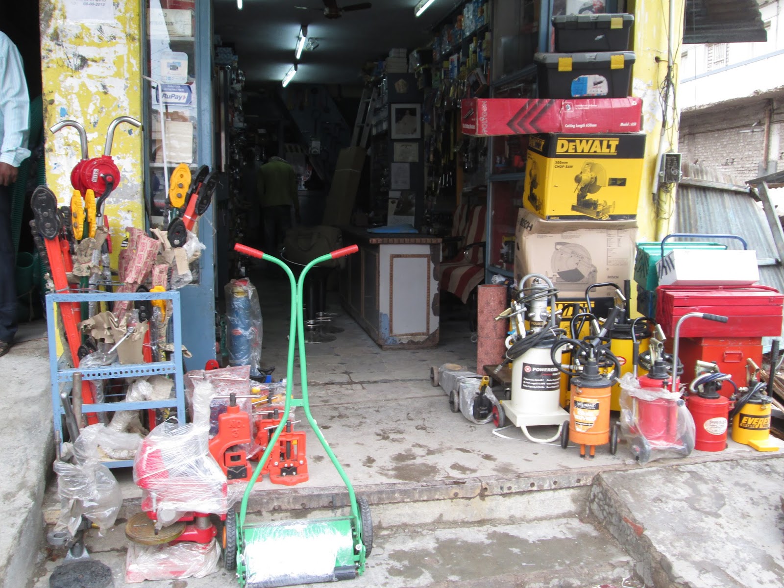 ADS and Informations ® Evergreen Machinery & Tools Stores Ranigunj