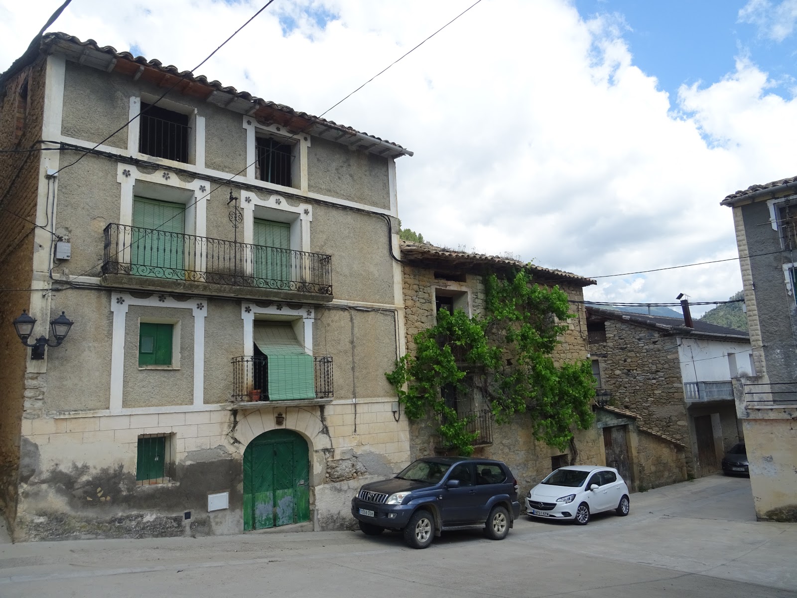 ARTÍCULOS, RESEÑAS LITERARIAS Y EXCURSIONES Carlos Bravo Suárez