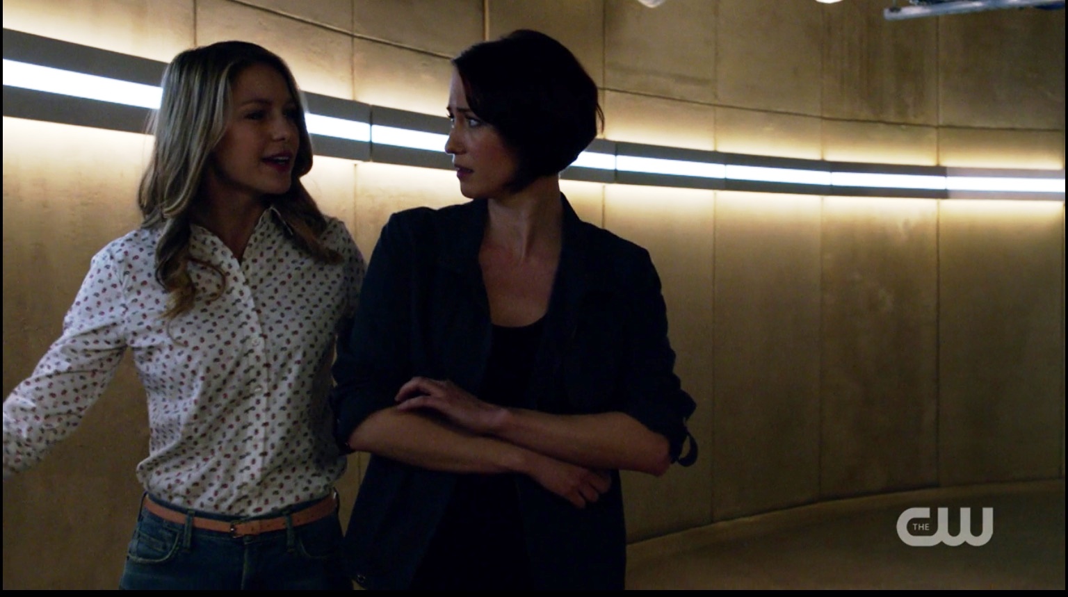 Supergirl Comic Box Commentary Crisis On Earth X Review Parts 2,3, & 4