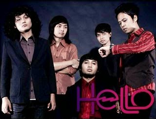 KHOIROPPI: Lirik Lagu Diantara Bintang by Hello Band
