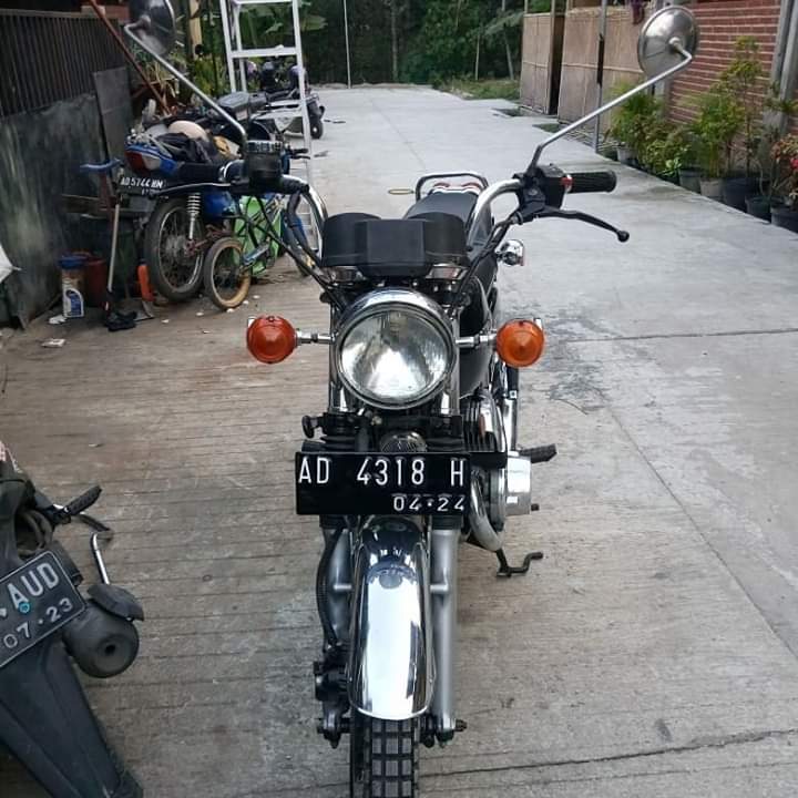 Suzuki gt380