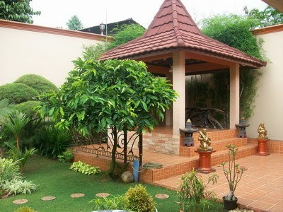 20 Model Desain Taman Belakang Rumah Dengan Gazebo