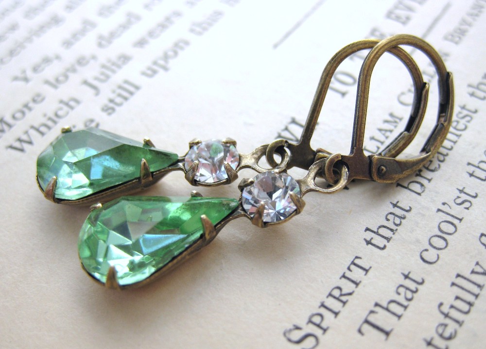 Bumbershoot Designs and Supplies Learning to Fish New Rhinestone