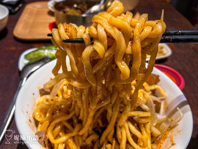 【西門町美食】牛店精燉牛肉麵。極品滿漢牛肉麵翻轉創意新吃法