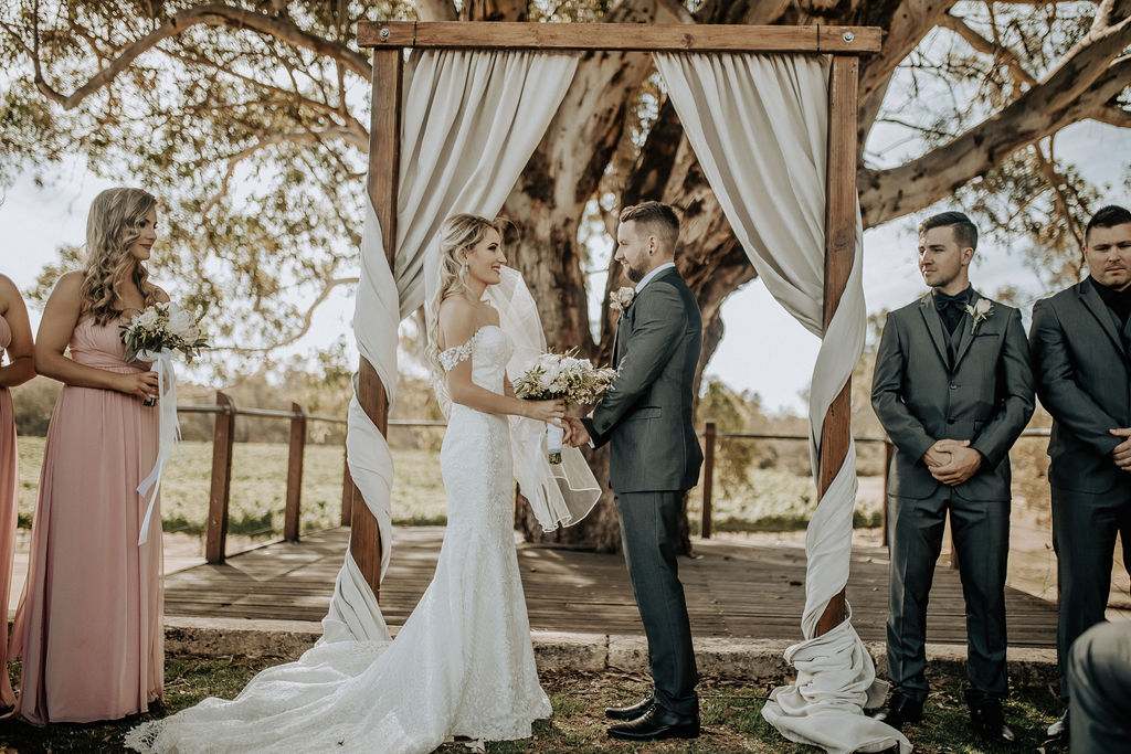 TO THE AISLE AUSTRALIA | NEVENA & MATT PERTH WEDDING EMMA MACAULAY PHOTOGRAPHY VINTAGE OUTDOOR