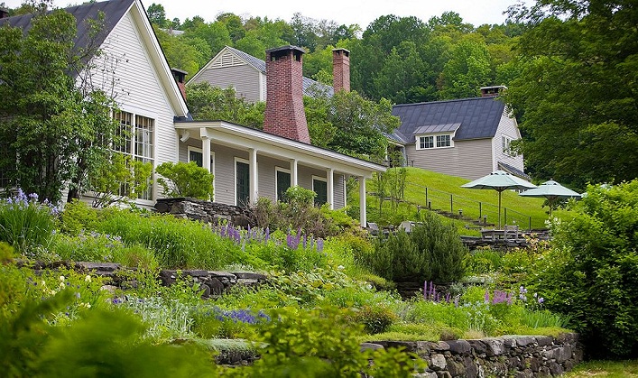 A chic and charming Vermont farmhouse hotel!