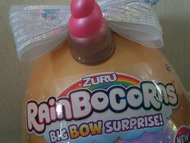 Rainbocorns-Big-Bow-Surprise