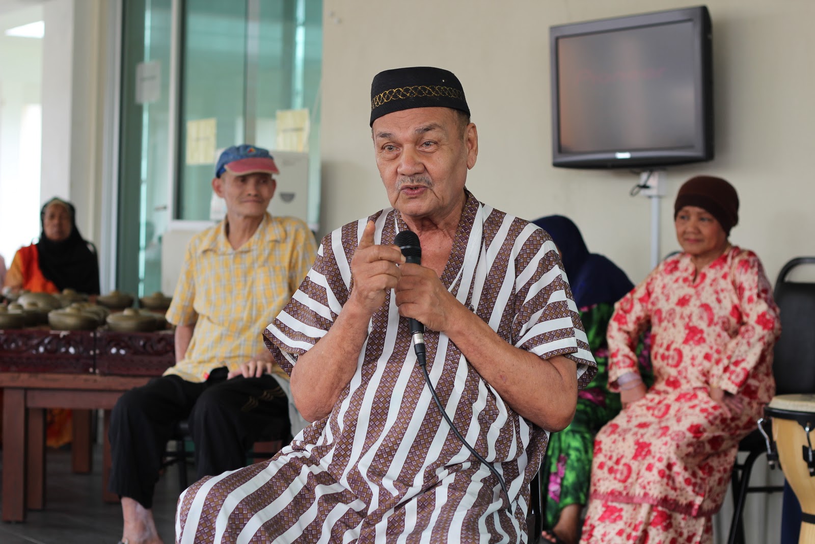 Rena^CRuZee | Ada Apa Dengan Aku?: January 2012