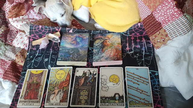 April Monthly Tarot Reading