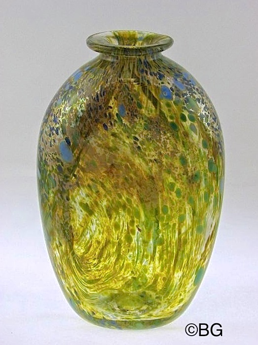 Australian Glass Chuck Simpson Glass artist and personality